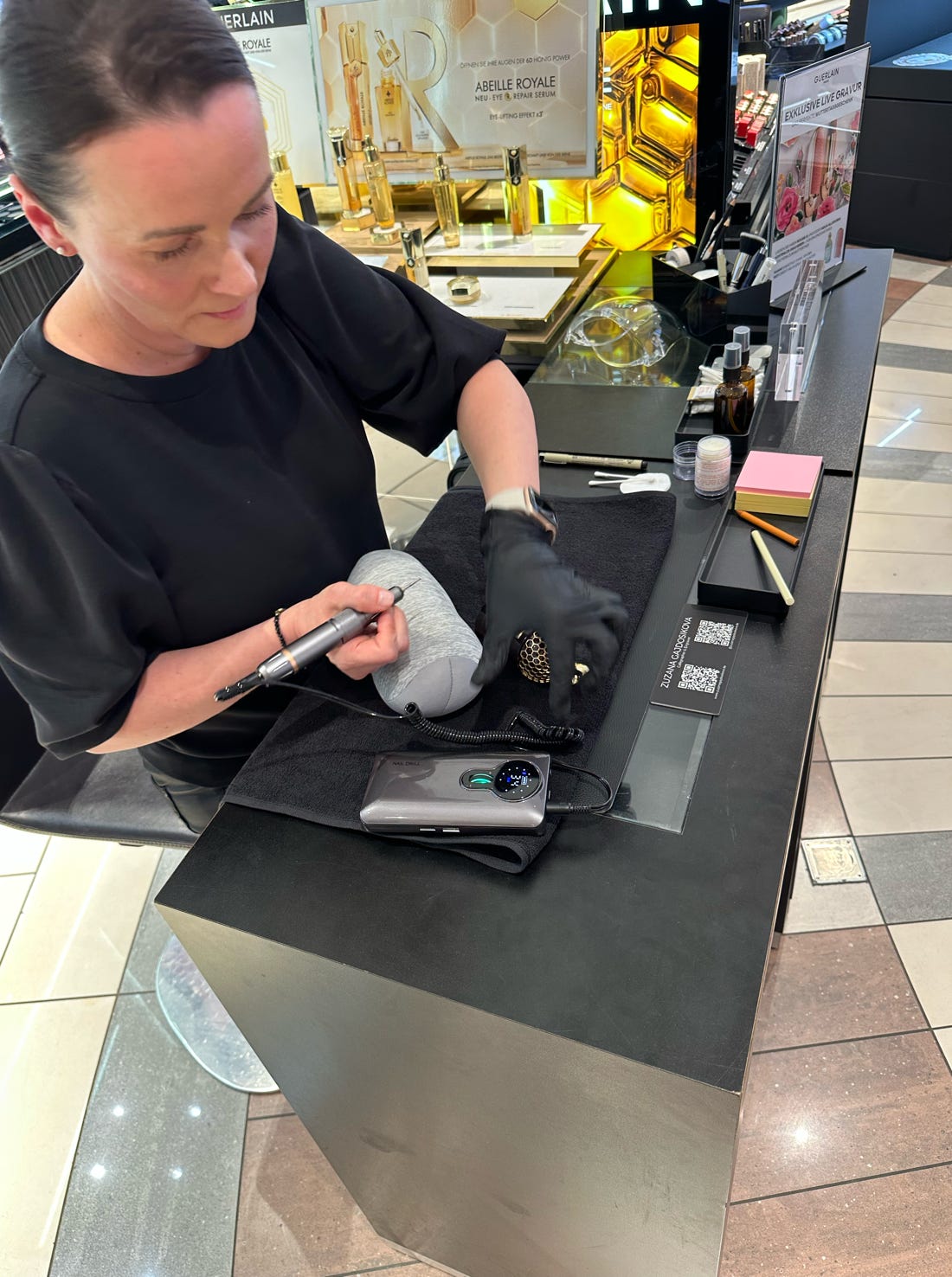 Gravierte und personalisierte Geschenke direkt live vor Ort