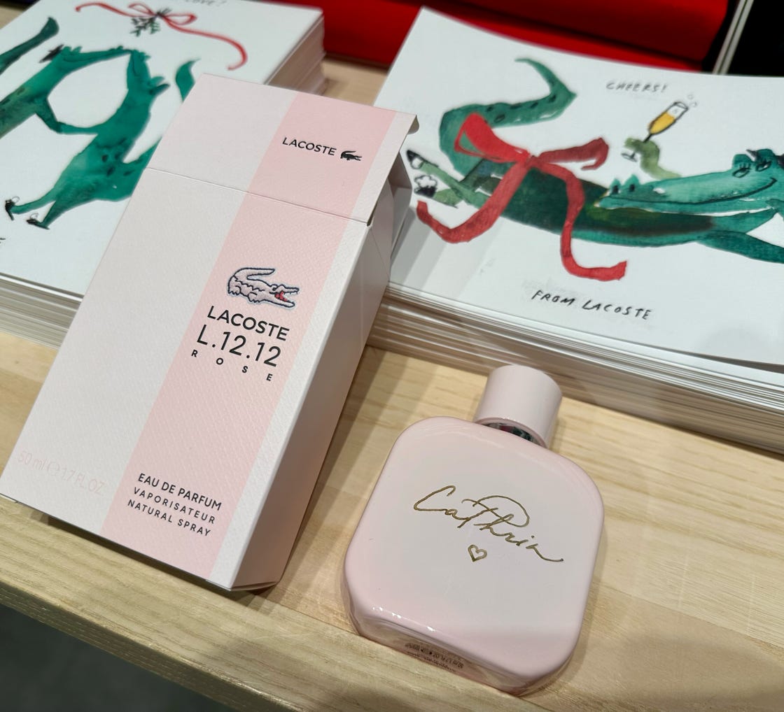 Beschriftung von Duftflaschen von Lacoste